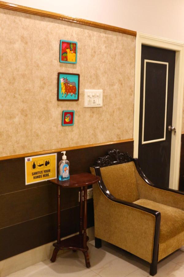 Crossroads Hotel Kolkata Bagian luar foto