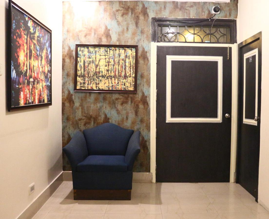 Crossroads Hotel Kolkata Bagian luar foto