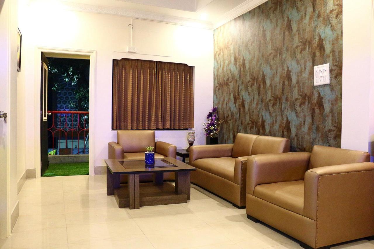 Crossroads Hotel Kolkata Bagian luar foto